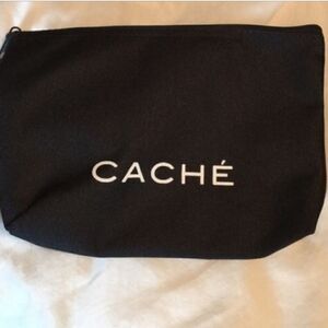 🎁LAST ONE LEFT🎁Cache make up pouch 🎀